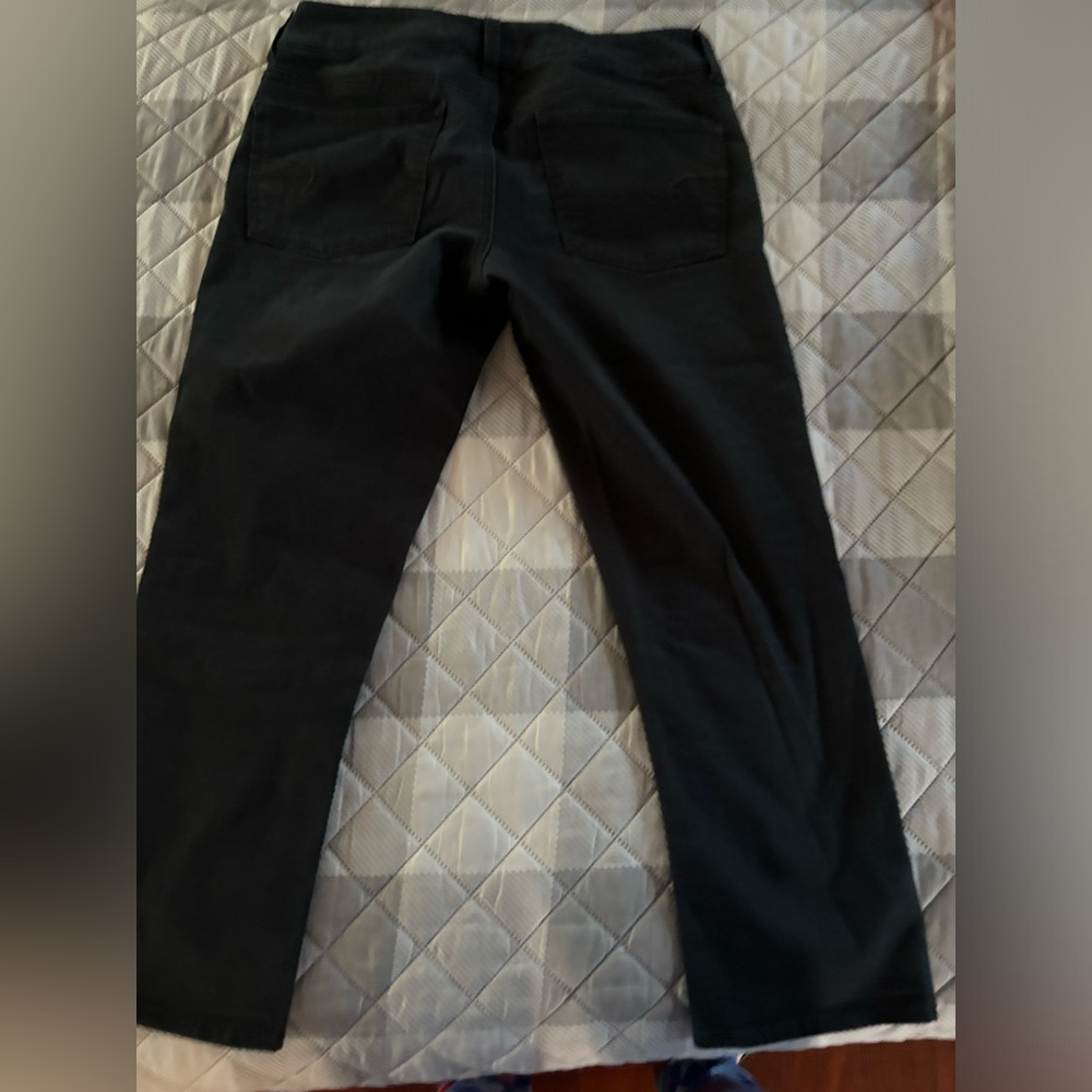 American Eagle Black Artist Crop. Size 6.